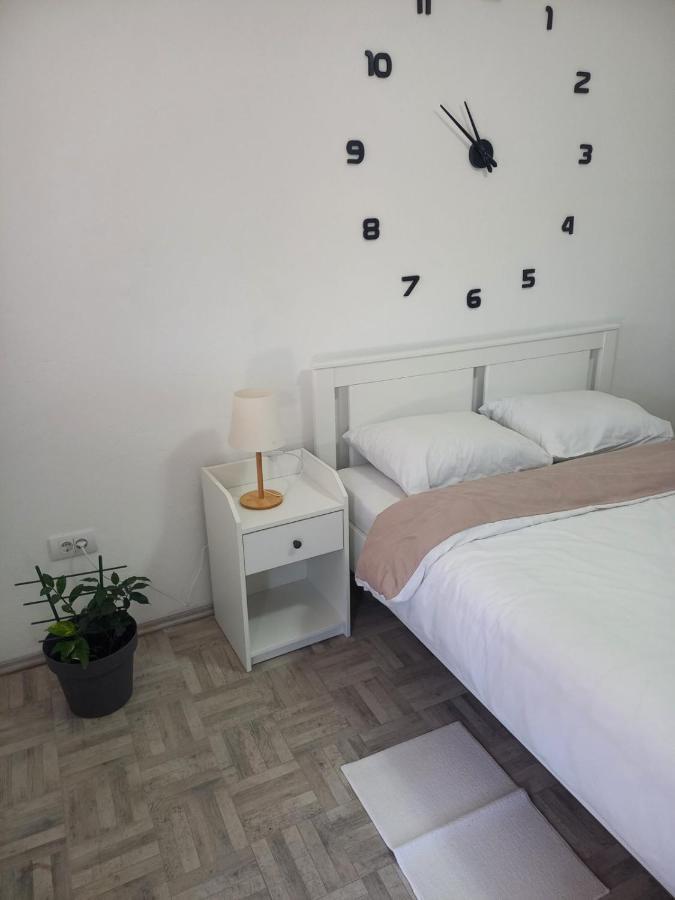 Apartman Flora Vrdnik Extérieur photo